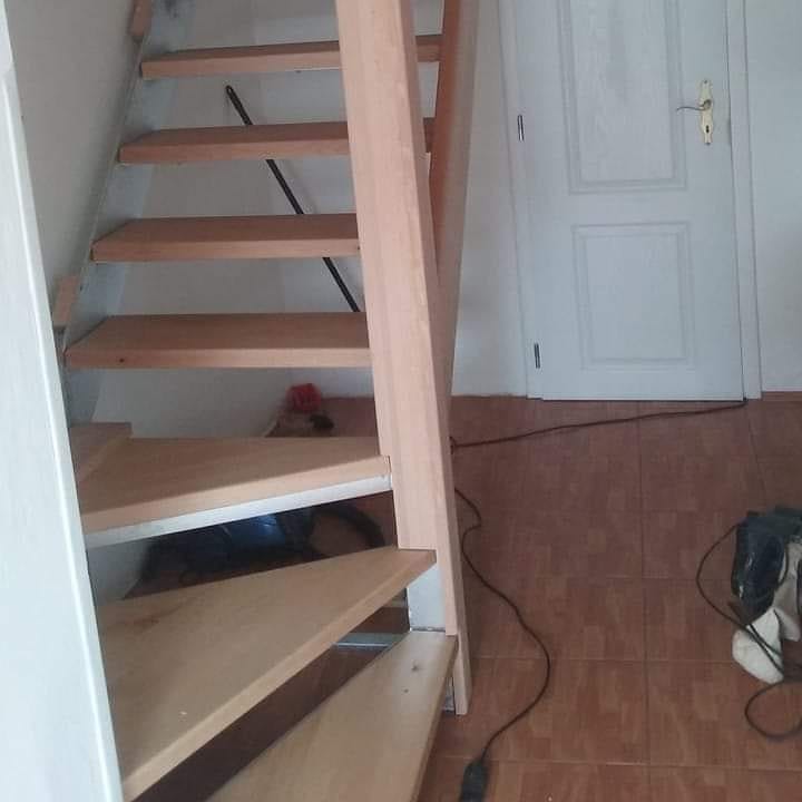 Schodiště s pozinkovanou konstrukcí