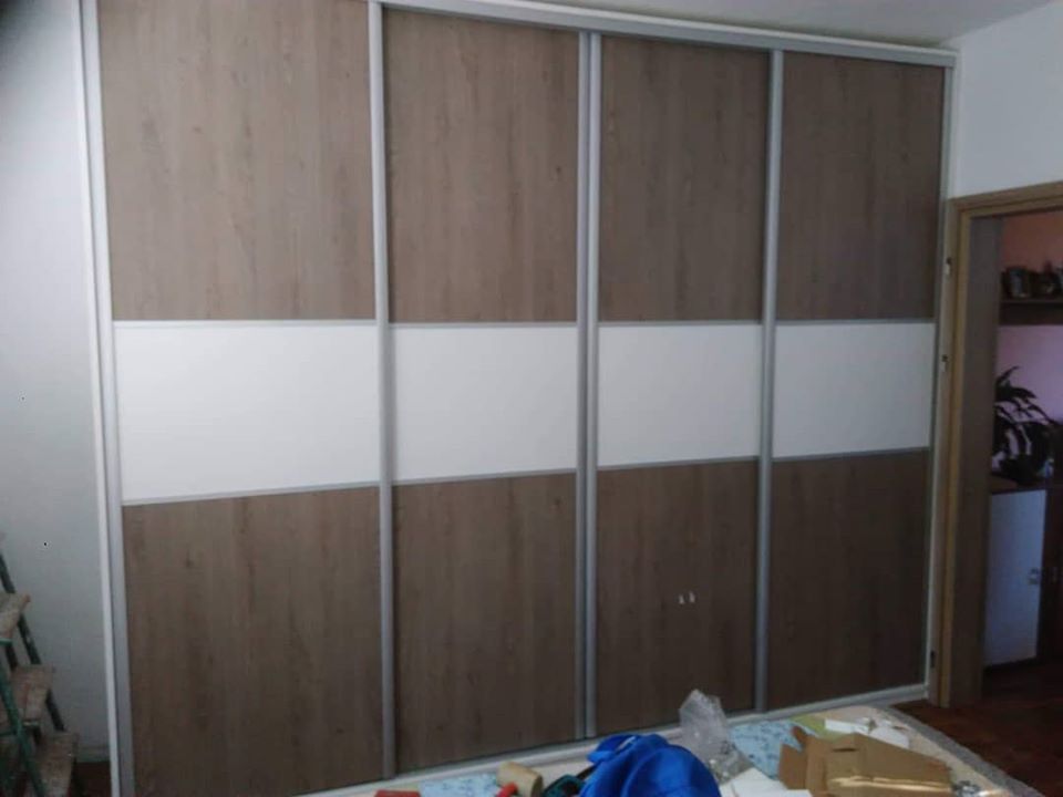 Vestavěná skříň